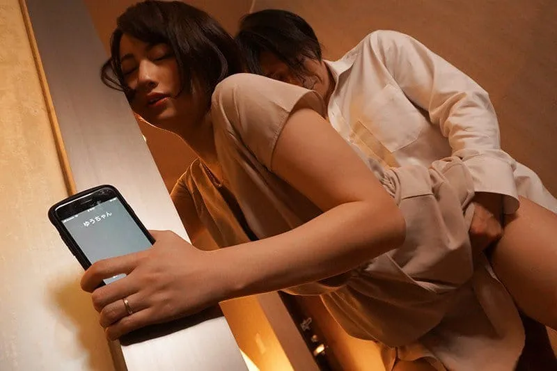 Bà xã đi họp lớp rồi xxx với nyc mặc cho gã chồng ở nhà chờ