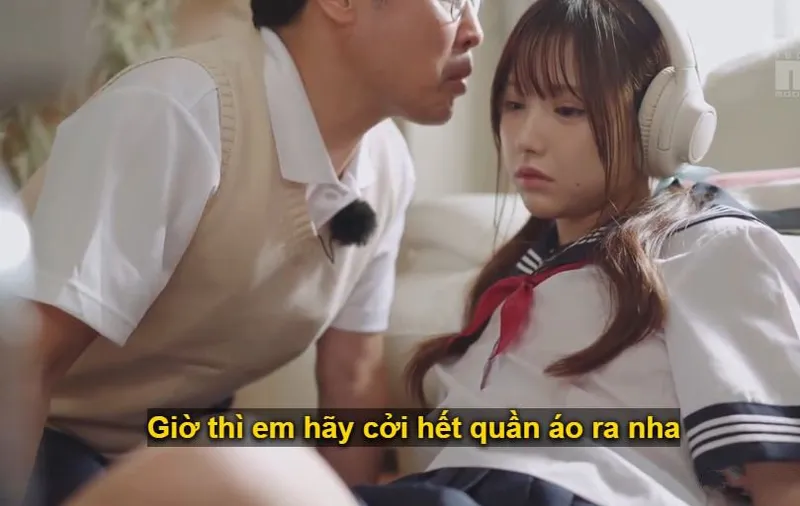 Gã nhà cạnh bên giả làm thầy giáo thôi miên em học sinh nữ để giở trò đồi bại